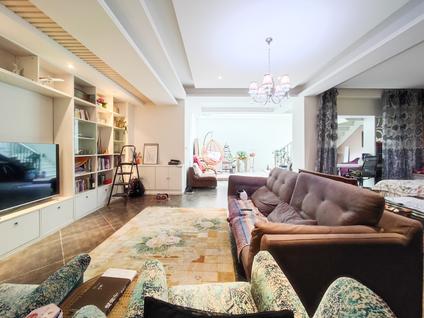 北京创意文化创业园2室2厅160平低楼层/共18层