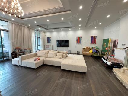 上海世茂湖滨花园(别墅)3室2厅293.87平低楼层/共4层