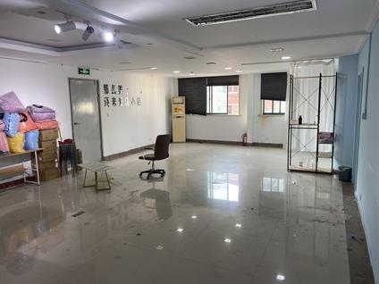 北京建华大厦4室2厅134平低楼层/共38层