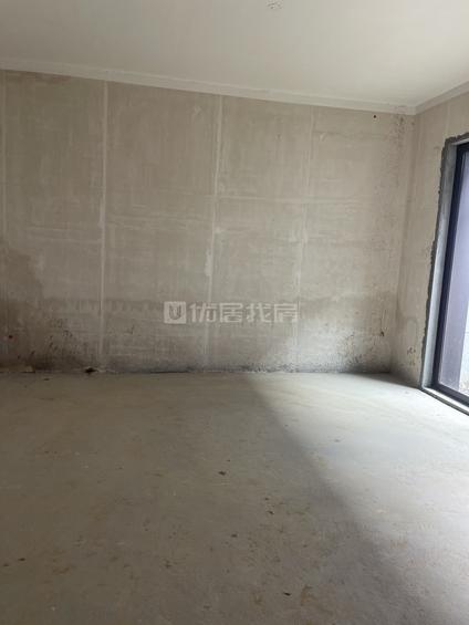 北京颐和山庄4室2厅142.5平低楼层/共16层