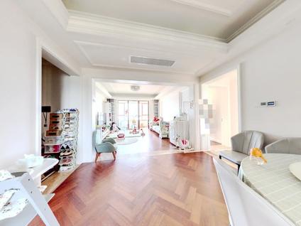 青岛恩马墅院3室2厅138.82平高楼层/共18层