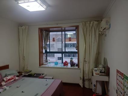 南京天景山公寓(春秀苑)3室2厅93平高楼层/共6层