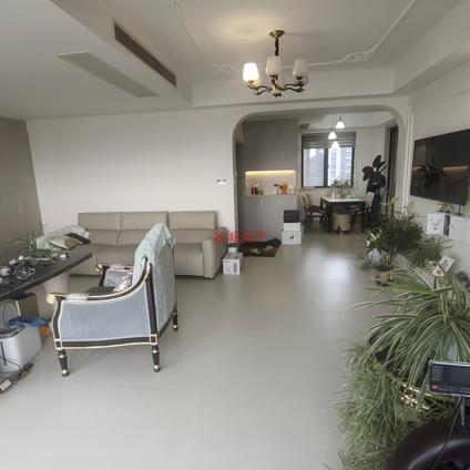 北京凯旋御珑湾4室2厅140平中楼层/共25层