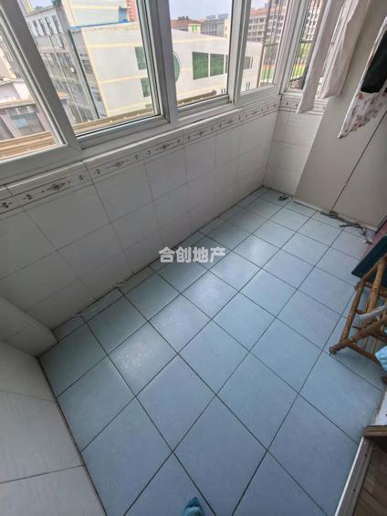 孝感玉南小区3室2厅180平高楼层/共7层
