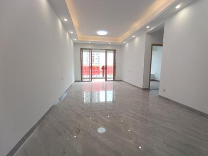 江门宏都华庭3室2厅90平中楼层/共21层