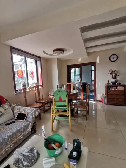 泰安澳泰山庄3室2厅180平中楼层/共4层