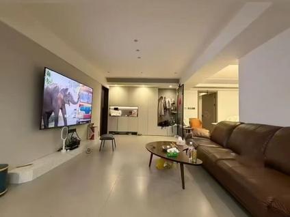 汕头金华豪庭4室3厅141平低楼层/共28层