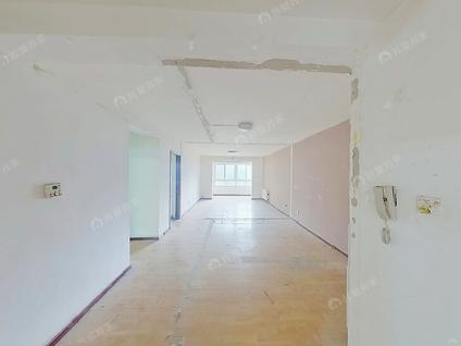 北京龙锦苑(东二区)3室1厅124.4平低楼层/共6层