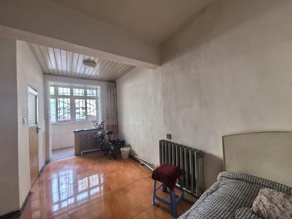 北京朝阳小区(二区)1室1厅45平低楼层/共6层