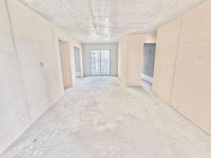 江门绿地公园城5室2厅140平低楼层/共32层