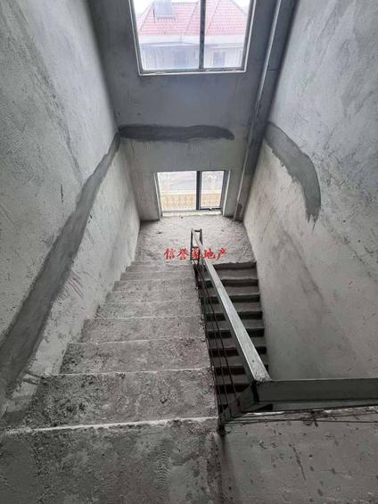 咸宁留余府邸7室4厅273.28平中楼层/共5层