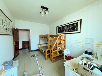 北京茶都大道261号3室2厅159平高楼层/共6层