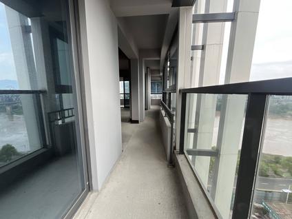 北京丽雅江河印4室2厅189平低楼层/共26层