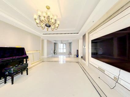 北京鲁能公馆3室2厅182.49平低楼层/共39层