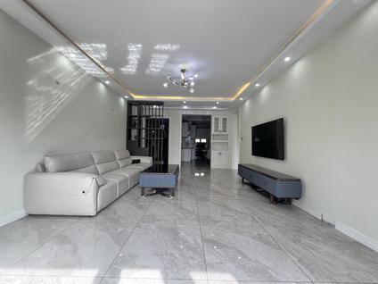 北京招商贝肯山(四期)2室2厅116平低楼层/共20层