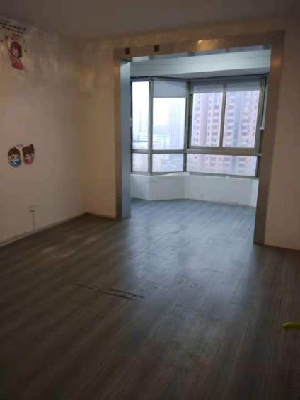 上海裕华大厦3室2厅144平中楼层/共28层