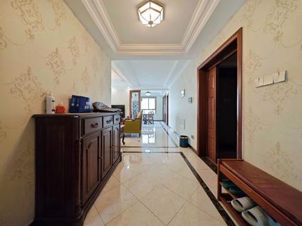 北京尚东名邸4室2厅138平中楼层/共18层