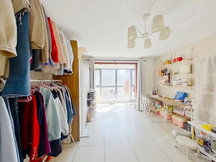 北京CBD总部公寓(二期)3室1厅127.94平低楼层/共18层