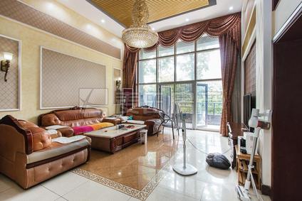 北京万达大湖公馆3室2厅211.75平低楼层/共27层