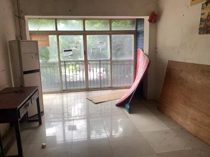 重庆祥福小景3室1厅86.07平低楼层/共6层