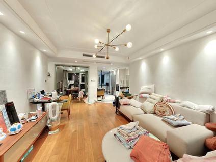 北京亚东国际公寓4室2厅130.25平中楼层/共17层