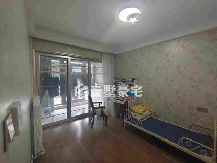 南京五矿九玺台3室2厅143.7平低楼层/共8层