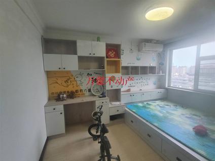 北京泰龙阁1室1厅65平高楼层/共17层