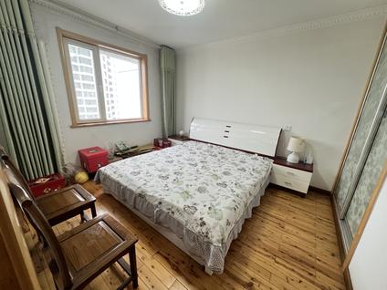 北京海宏一号C区3室2厅137平低楼层/共34层