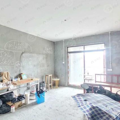 北京龙翔国际3室2厅114平高楼层/共18层