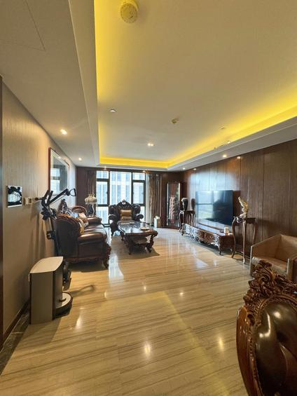 天津招商津湾天玺3室2厅208.52平低楼层/共57层