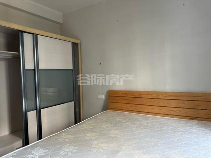 北京香山华庭2室2厅79平低楼层/共6层