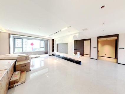 北京保亿公元印4室3厅242.57平低楼层/共32层