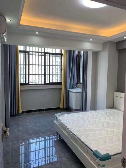 北京虹冠大厦2室2厅81.36平中楼层/共17层