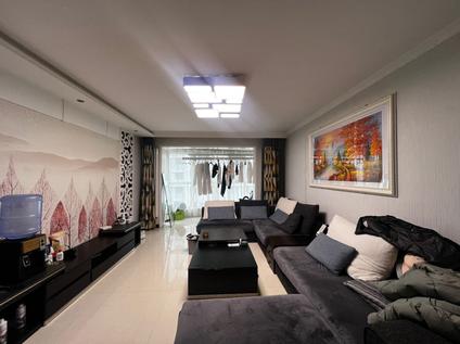 北京海宏一号B区3室2厅137.73平低楼层/共28层