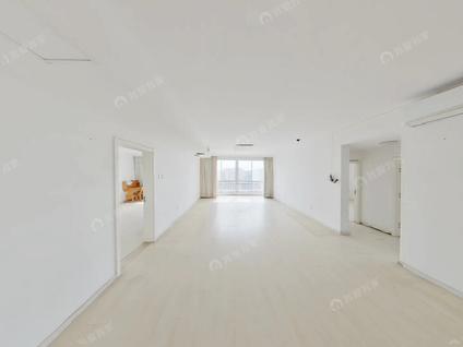 北京融城NO.93室1厅163.39平高楼层/共21层