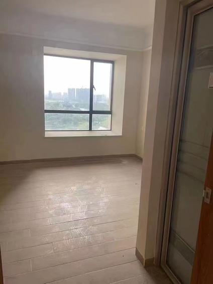 江门景湖天地3室2厅90平高楼层/共16层