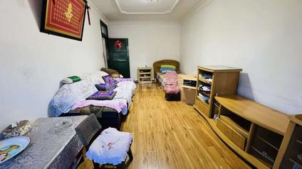 北京虹山小区2室2厅62.8平低楼层/共7层