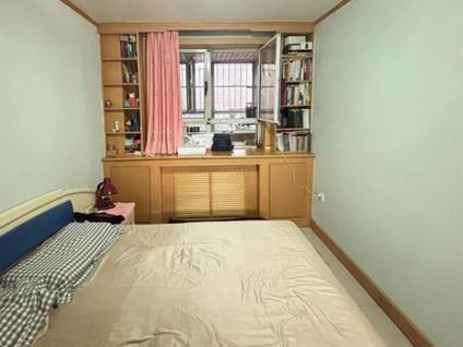 乌鲁木齐天银大厦3室2厅118.3平低楼层/共25层