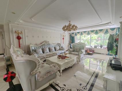 西宁富兴花园4室2厅198平低楼层/共18层