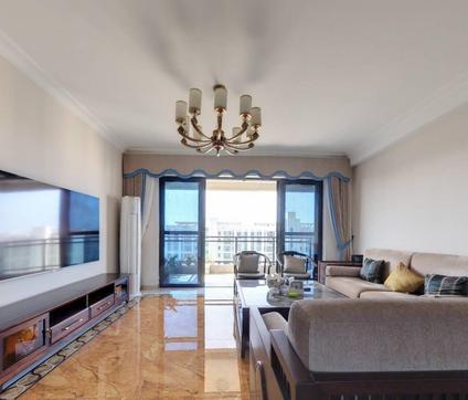 海口碧桂园剑桥郡4室2厅179平高楼层/共18层