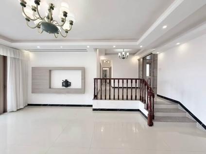 北京开平中颐海伦堡5室2厅146平低楼层/共30层