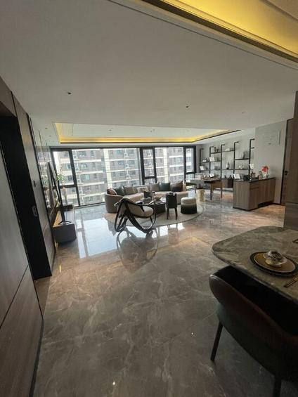 北京远洋春秋里4室2厅170平低楼层/共17层