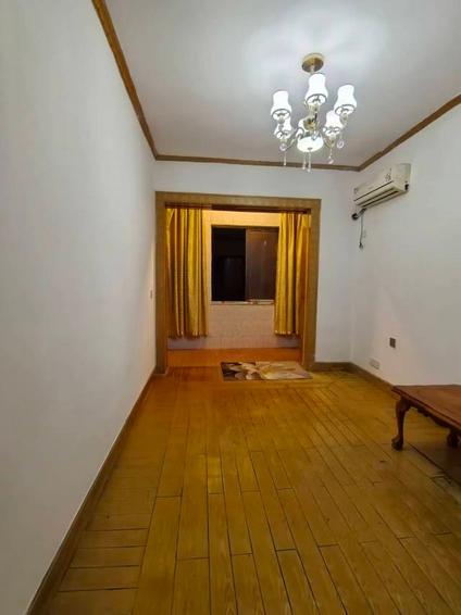 北京华电新村2室1厅52平低楼层/共6层