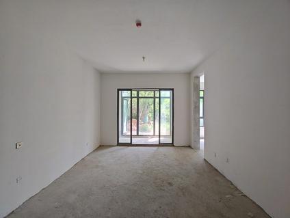 北京保亿公元印4室2厅155.36平低楼层/共32层