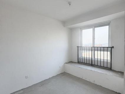 北京吾悦华府3室2厅133平高楼层/共18层