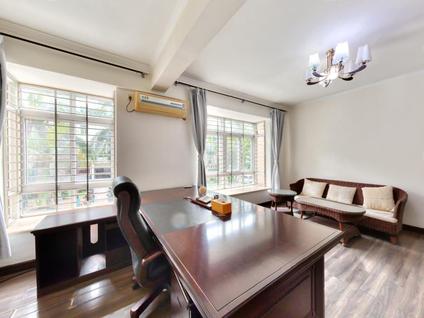 海口南方明珠3室2厅143.47平低楼层/共7层