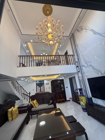 河源长鸿花园5室3厅242.97平高楼层/共14层