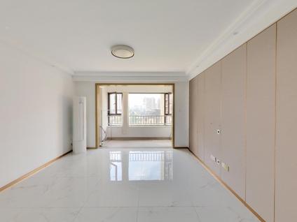 北京鲁商中央公馆3室2厅139平中楼层/共18层