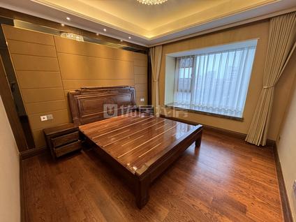 北京恒大悦龙台5室2厅149.5平低楼层/共7层