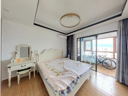 海口绿地海德公馆4室2厅116平高楼层/共33层